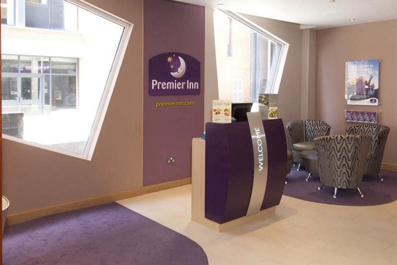 Premier Inn Manchester Bury Esterno foto