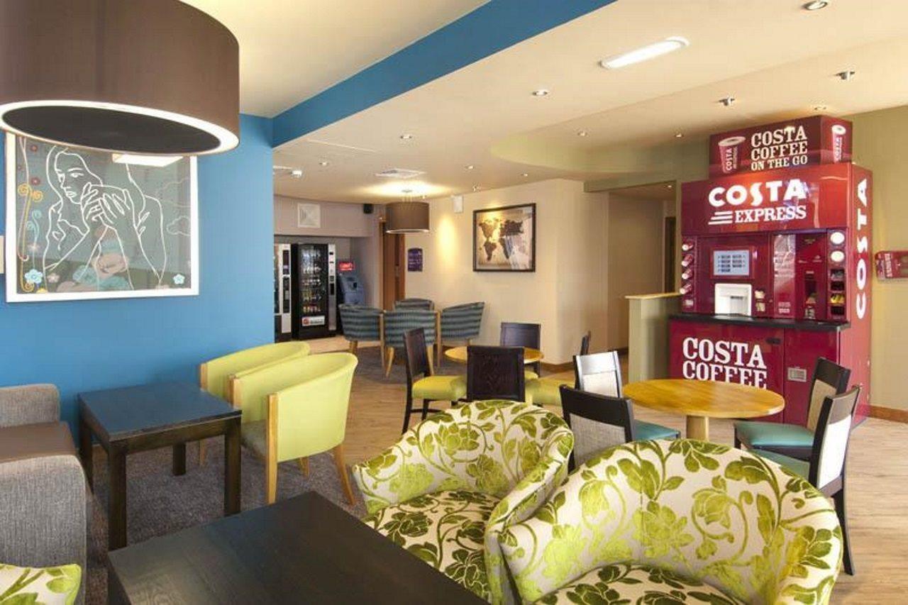 Premier Inn Manchester Bury Esterno foto