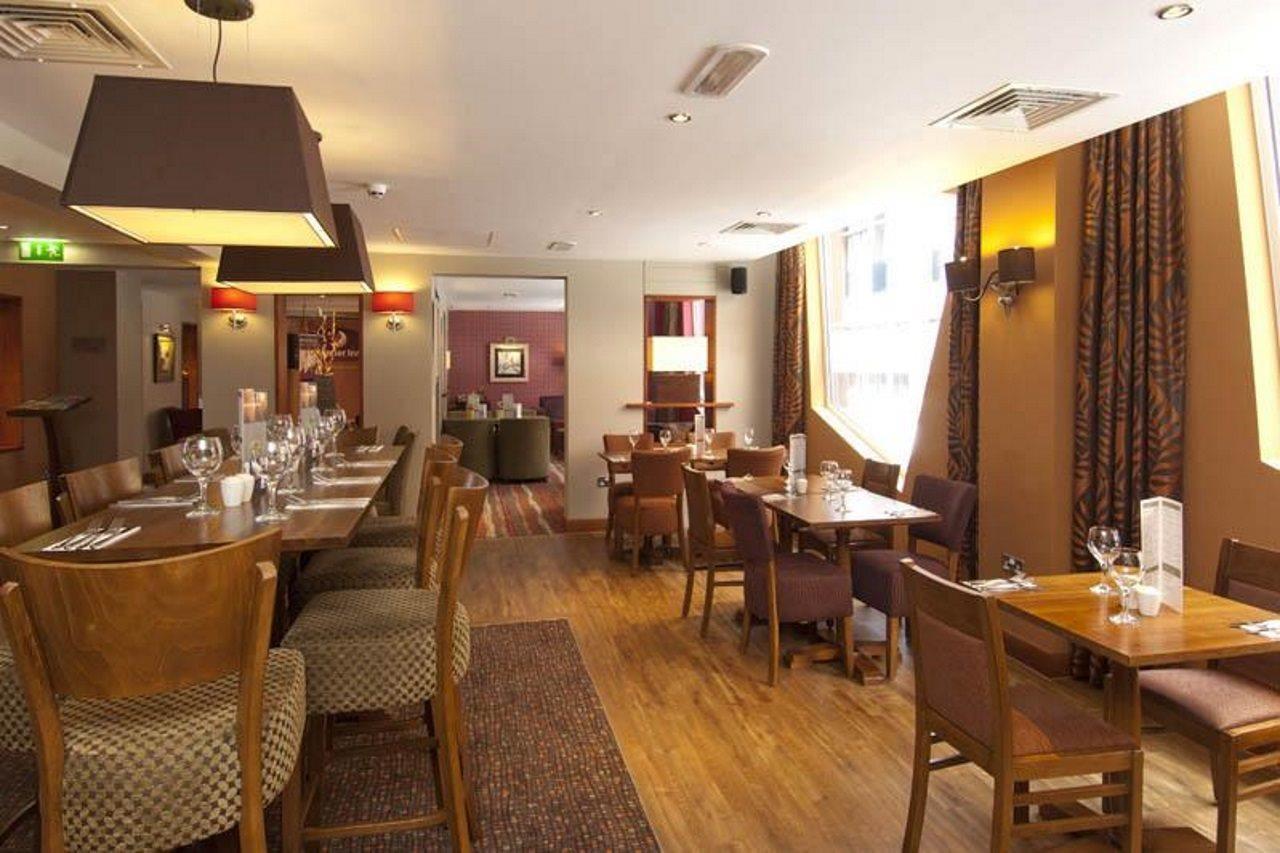 Premier Inn Manchester Bury Esterno foto