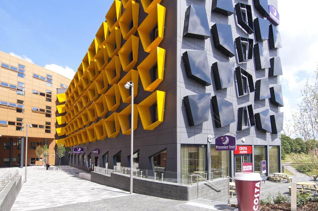 Premier Inn Manchester Bury Esterno foto